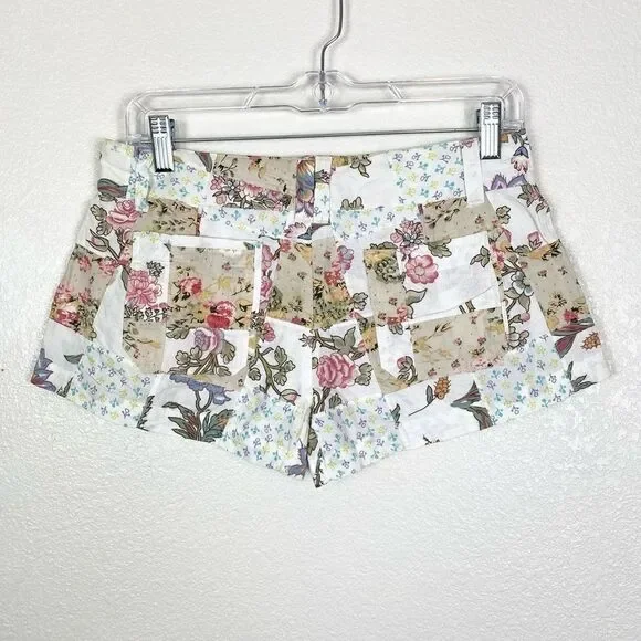 Vintage y2k White Floral Patchwork Low Rise Shorts - Picture 2 of 4